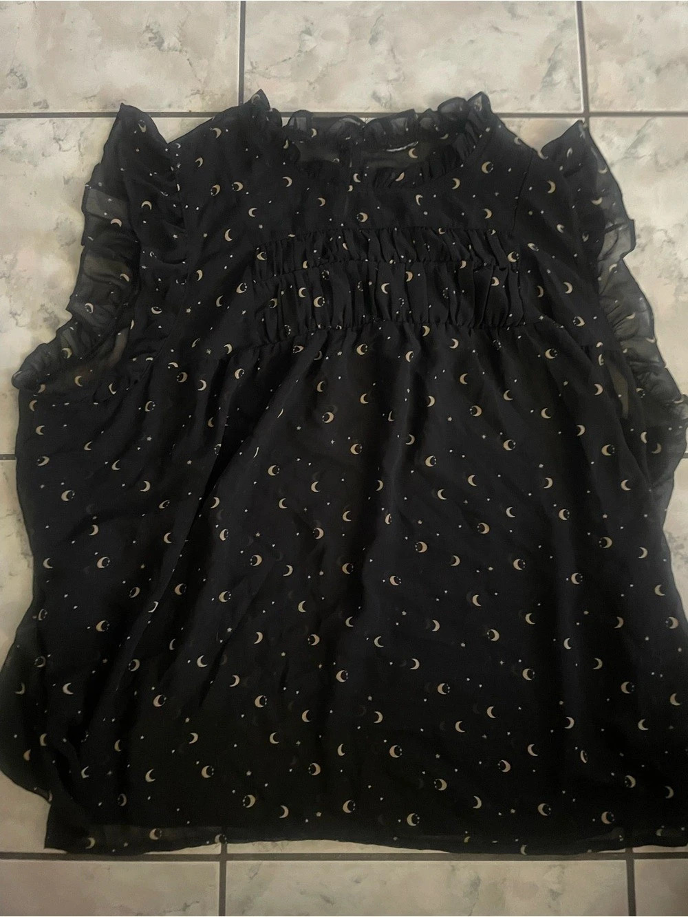 Torrid Moon & Star Print Blouse in Black & Gold Size 2 (22/24) Like New